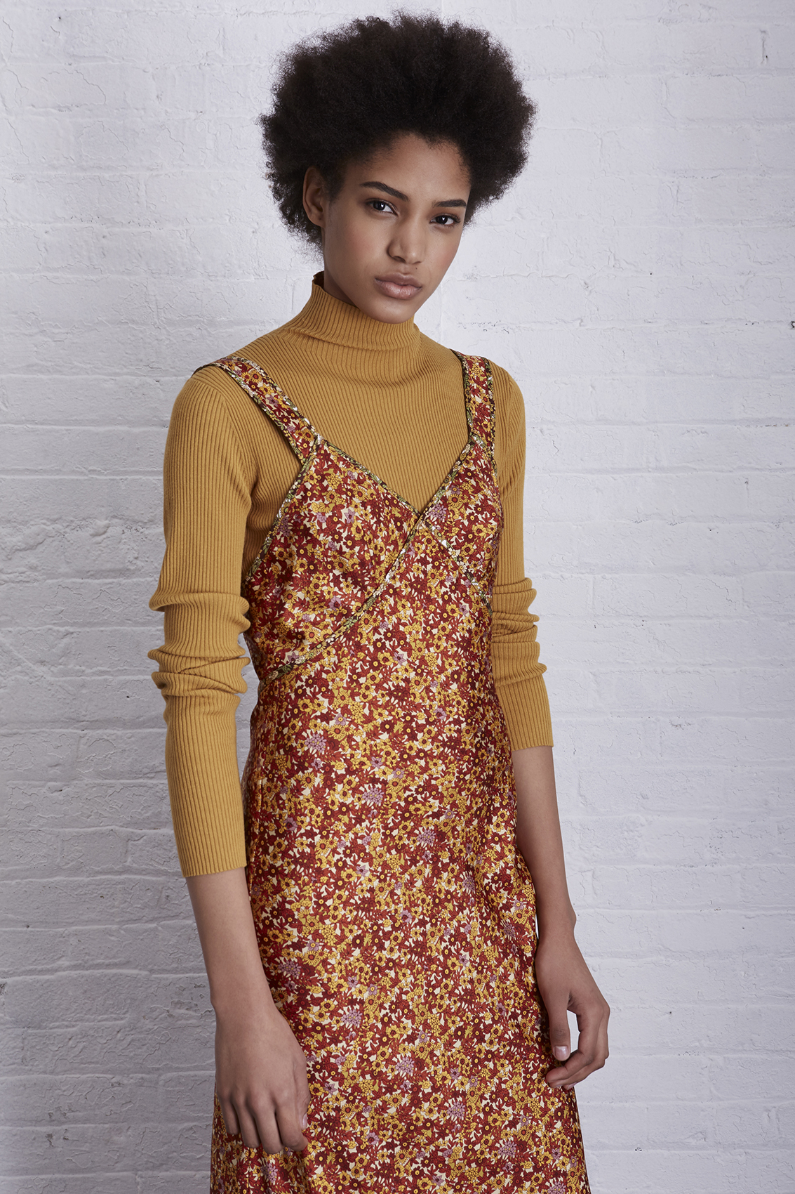 sku_18F2001DFL_color_vintagefloralrust__1523